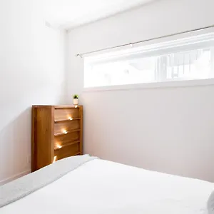 Exquisite Modern In Little Italy By Den Montréal